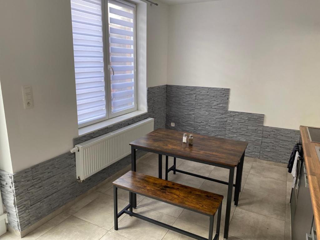 Maison Proche Du Centre Ville De La Gare L Aeroport De Charleroi Kültér fotó