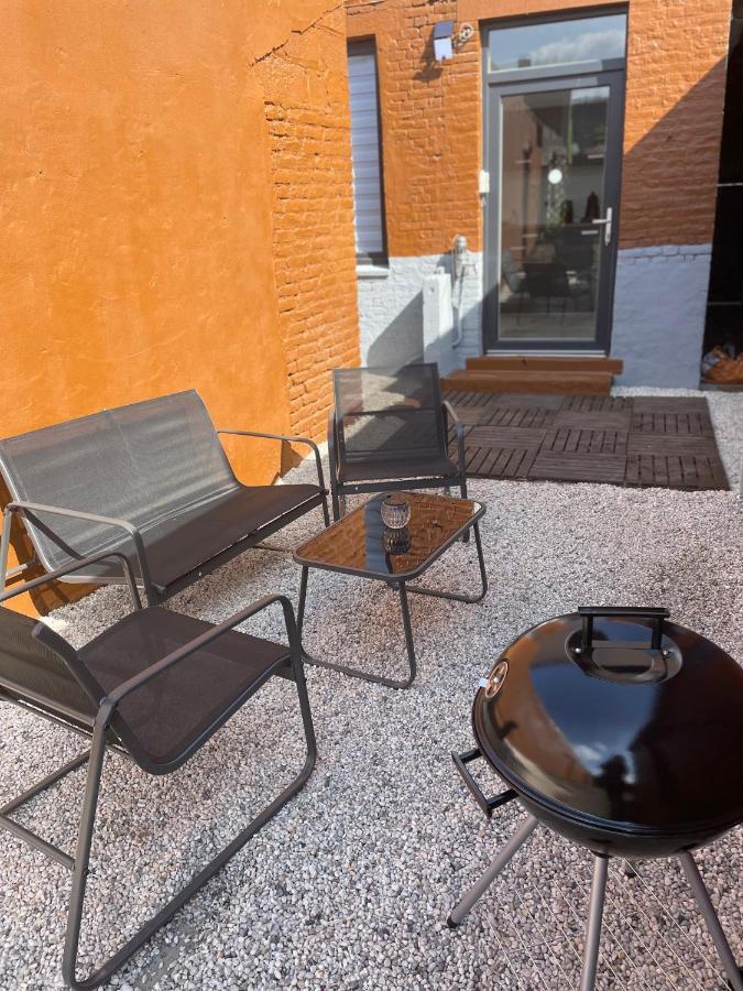 Maison Proche Du Centre Ville De La Gare L Aeroport De Charleroi Kültér fotó